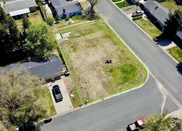 Property at 802 Scenic Ct, Yreka, CA 96097