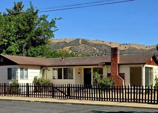 Property at 333 S West, Yreka, CA 96097, 3 beds, 2 baths