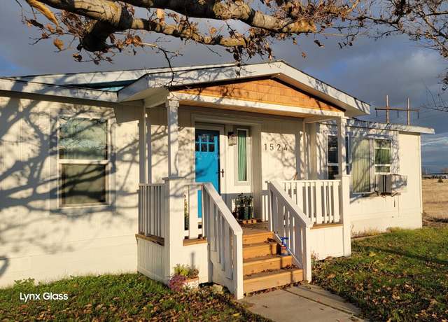 Property at 1524 Riverview Dr, Yreka, CA 96097, 2 beds, 2 baths