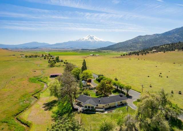 Property at 4525 Macks Gulch Rd, Gazelle, CA 96034, 2 beds, 2.5 baths