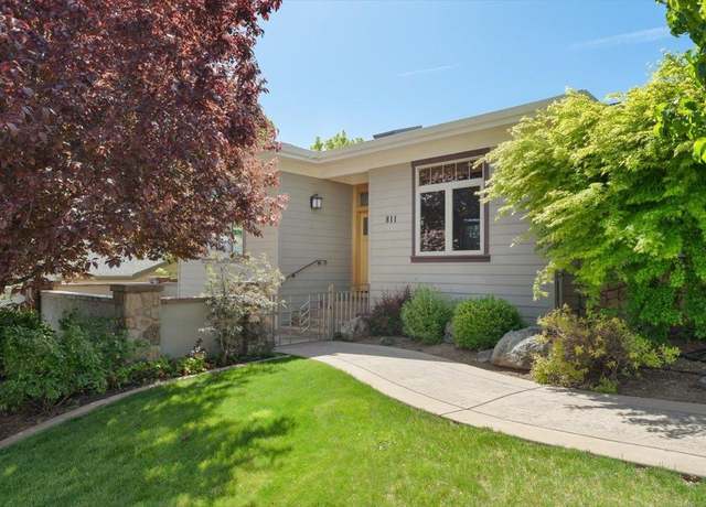 Property at 811 Northview Dr, Yreka, CA 96097, 4 beds, 2.5 baths