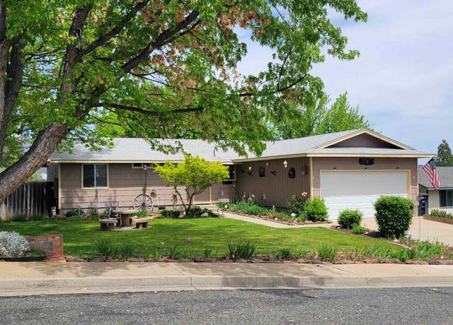 Property at 714 Lewis St, Yreka, CA 96097, 3 beds, 2 baths