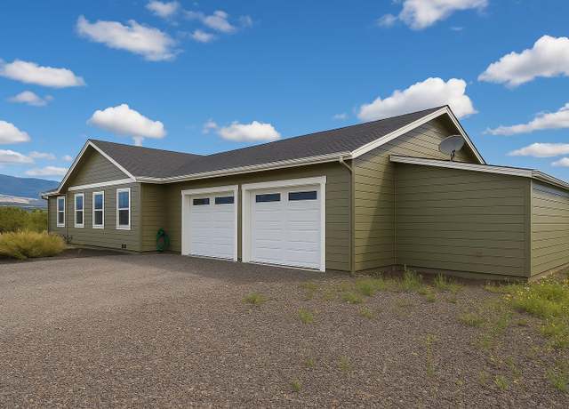 Property at 7020 SW Leslie Ln, Montague, CA 96064, 3 beds, 2 baths