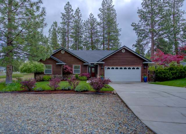 Property at 17501 Grizzly Den Rd, Weed, CA 96094, 3 beds, 2 baths