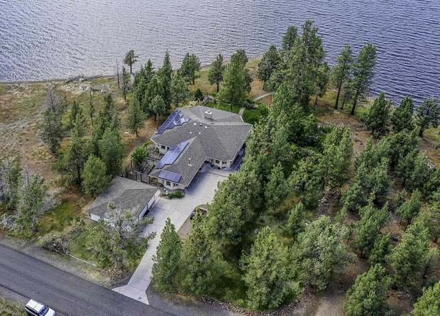 Property at 4624 Rainbow Dr, Weed, CA 96094, 5 beds, 3 baths