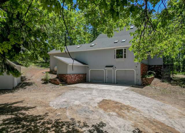 Property at 8236 Aspen Dr, Weed, CA 96094, 3 beds, 2 baths