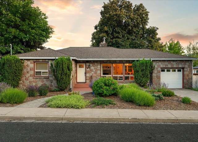Property at 205 Perry St, Mt Shasta, CA 96067, 3 beds, 2 baths