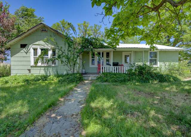 Property at 3315 Montague Rd, Montague, CA 96064, 3 beds, 1 bath