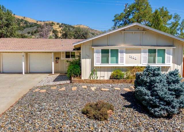 Property at 1122 Northridge Dr, Yreka, CA 96097, 3 beds, 2 baths