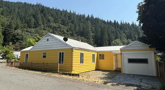 Photo of 401 S Second St, Dunsmuir, CA 96025