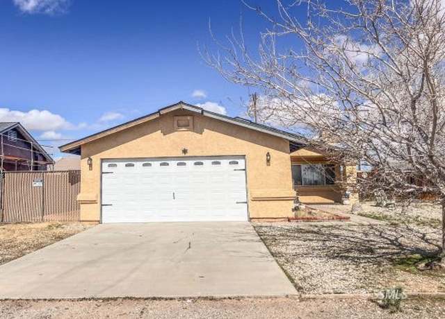 Property at 8261 Willow Ave Ave, California City, CA 93505, 3 beds, 2 baths