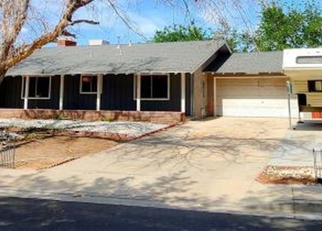 Property at 1260 Wayne St, Ridgecrest, CA 93555, 3 beds, 2.5 baths