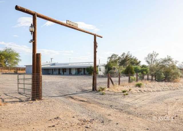 Property at 209 S Brady St, Ridgecrest, CA 93555, 3 beds, 2 baths
