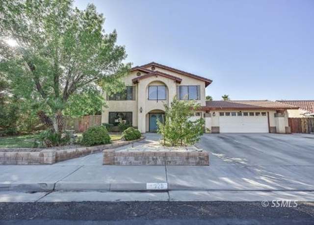 Property at 928 Hermosa Ave, Ridgecrest, CA 93555, 4 beds, 3 baths