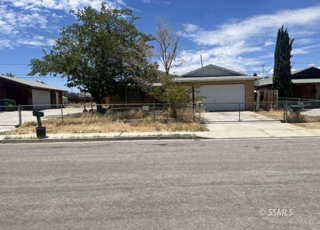 Property at 1429 Porter St, Ridgecrest, CA 93555, 3 beds, 1.5 baths