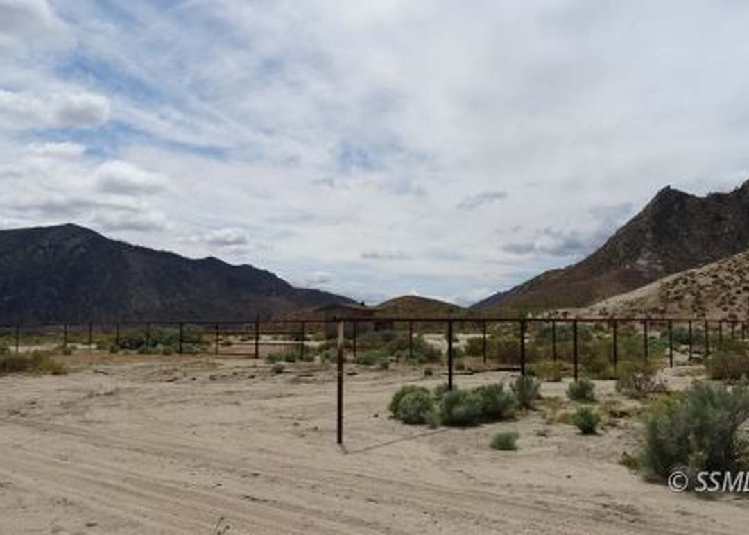Chimney Creek Rd, Onyx, CA 93255