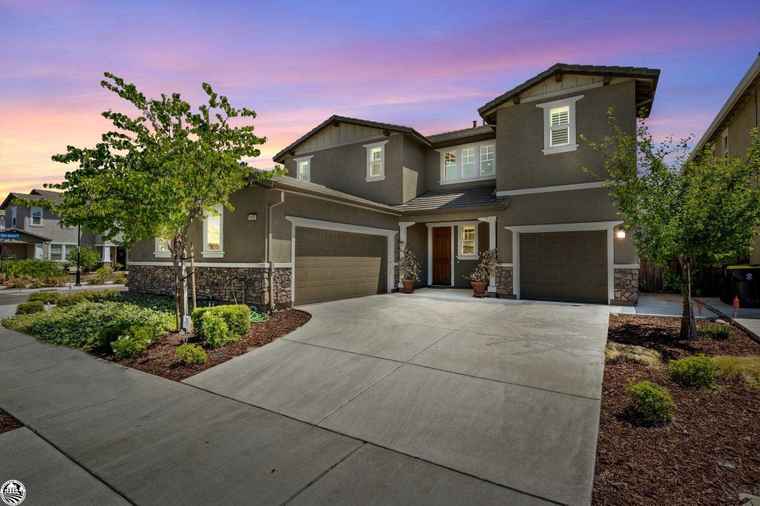 Photo of 1816 Water Lily Dr , CA 95330