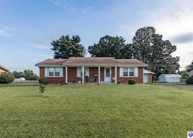 Property at 208 Shawnee Dr, Hodgenville, KY 42748, 3 beds, 1.5 baths