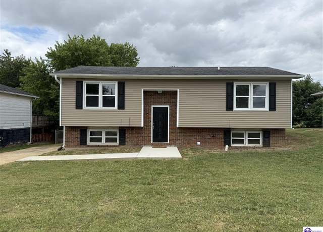 Property at 215 Davis St, Campbellsville, KY 42718, 3 beds, 1 bath