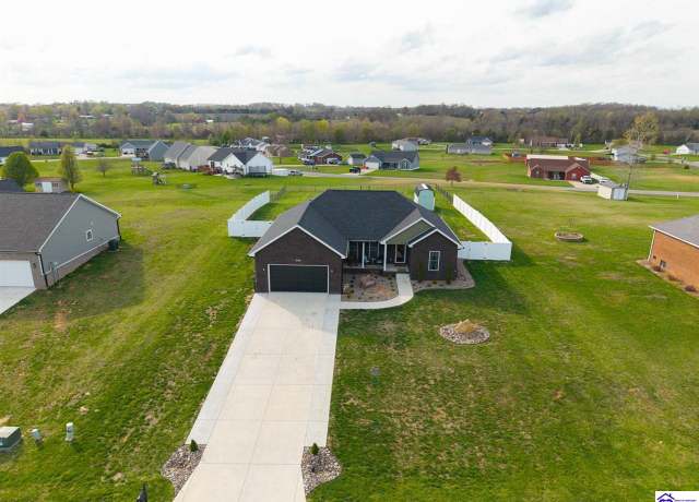 Property at 62 Canal Pl, Elizabethtown, KY 42701, 3 beds, 2 baths