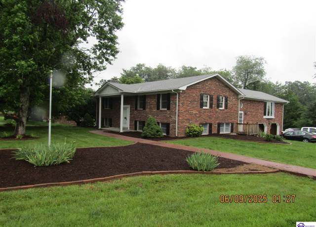 Property at 132 Cecilianna Dr, Elizabethtown, KY 42701, 5 beds, 3 baths