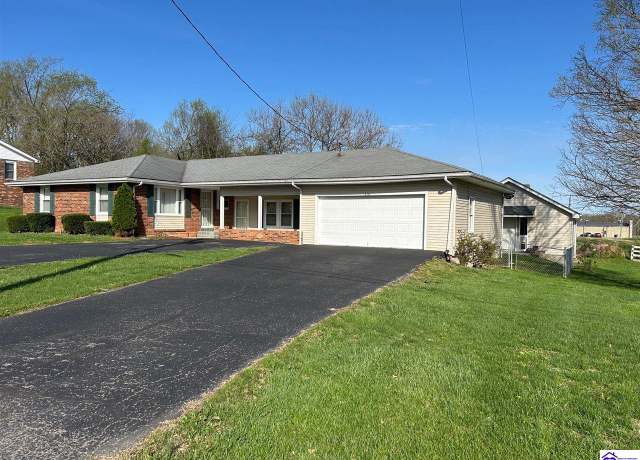 Property at 216 Western Dr, Campbellsville, KY 42718, 3 beds, 1.5 baths