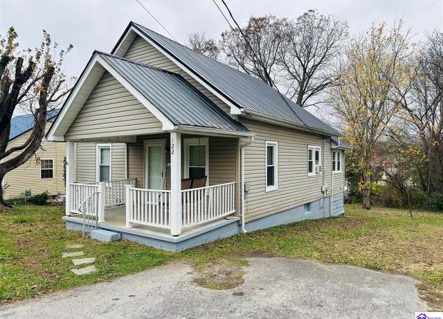 Property at 122 Paull St, Columbia, KY 42728, 3 beds, 1 bath