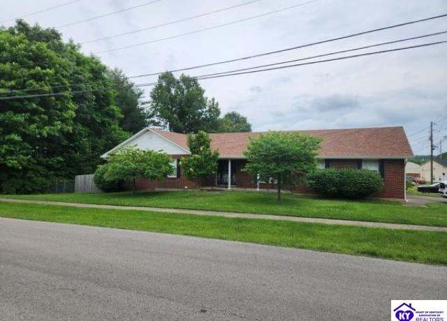 Property at 132 Skyline Dr, Radcliff, KY 40160, 3 beds, 2.5 baths