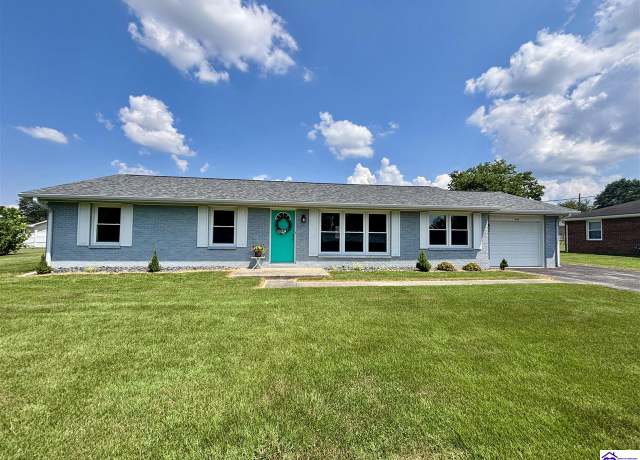 Property at 904 Maplewood Dr, Campbellsville, KY 42718, 4 beds, 2.5 baths