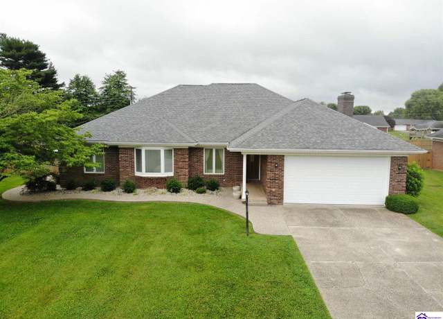 Property at 81 Farmington Dr, Hodgenville, KY 42748, 3 beds, 2.5 baths