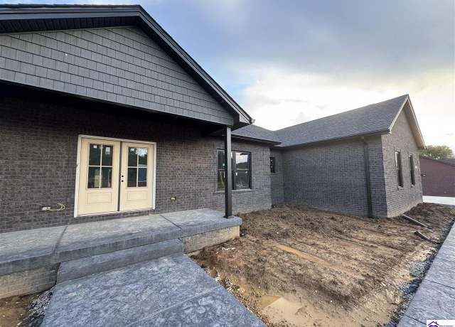Property at 3689 Rineyville Rd, Elizabethtown, KY 42701, 5 beds, 3.5 baths