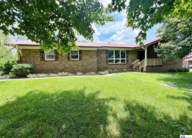 Property at 3821 Bardstown Rd, Elizabethtown, KY 42701, 3 beds, 2 baths