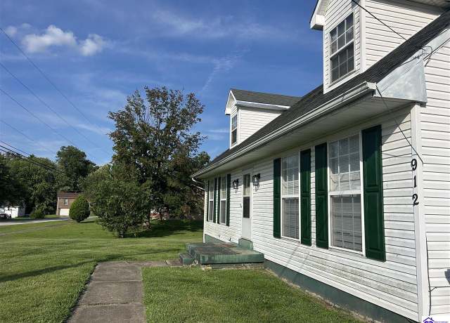 Property at 912 Woods Hollow Dr, Radcliff, KY 40160, 4 beds, 2 baths