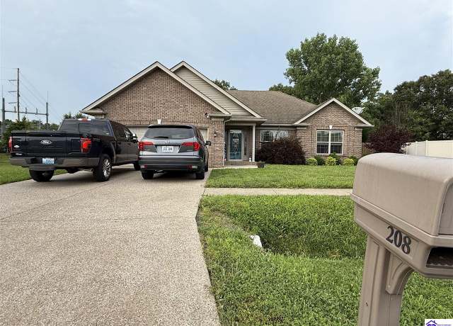 Property at 208 Carolyn Ct, Radcliff, KY 40160, 3 beds, 2 baths