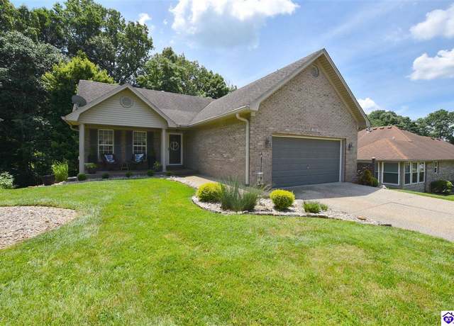 Property at 1164 Oak St, Elizabethtown, KY 42701, 3 beds, 2 baths