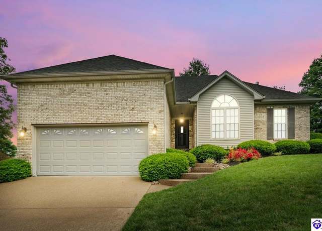 Property at 1142 Oak St, Elizabethtown, KY 42701, 4 beds, 3 baths
