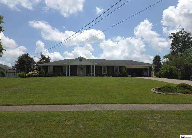 Property at 500 W Crocus Dr, Radcliff, KY 40160, 3 beds, 3 baths