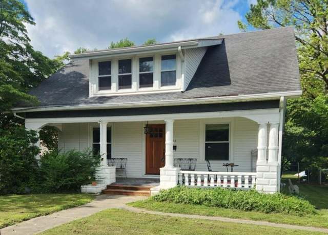 Property at 208 Taylor Ave, Campbellsville, KY 42718, 4 beds, 2 baths