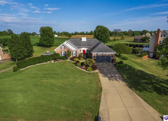 Property at 14 Fairway Dr, Elizabethtown, KY 42701, 5 beds, 4 baths