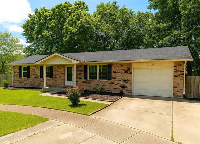 Property at 806 Yates Dr, Radcliff, KY 40160, 3 beds, 2 baths