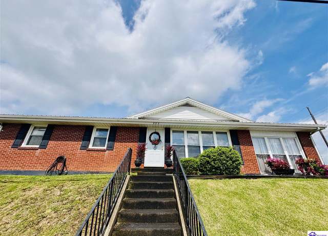 Property at 803 E Broadway, Campbellsville, KY 42718, 3 beds, 2 baths