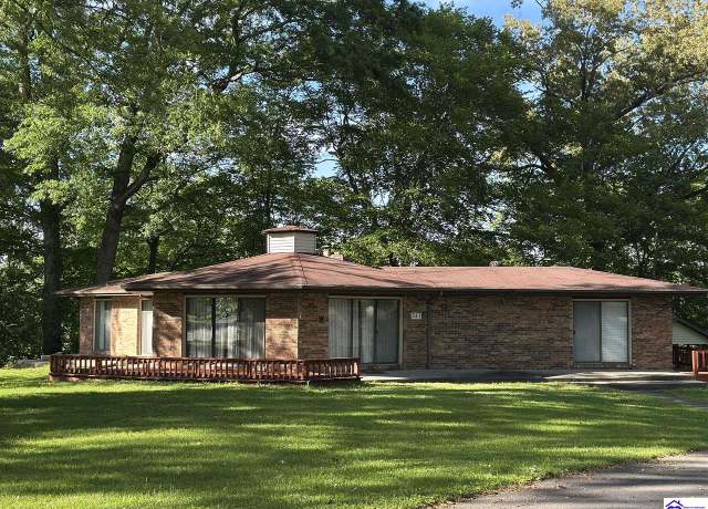 Property at 321 Beechwood Dr, Campbellsville, KY 42718, 3 beds, 2 baths