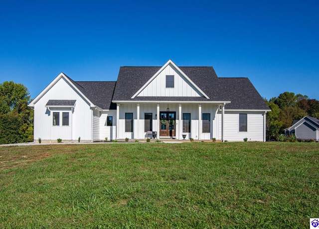 Property at 208 Blossom Ln, Campbellsville, KY 42718, 5 beds, 3.5 baths