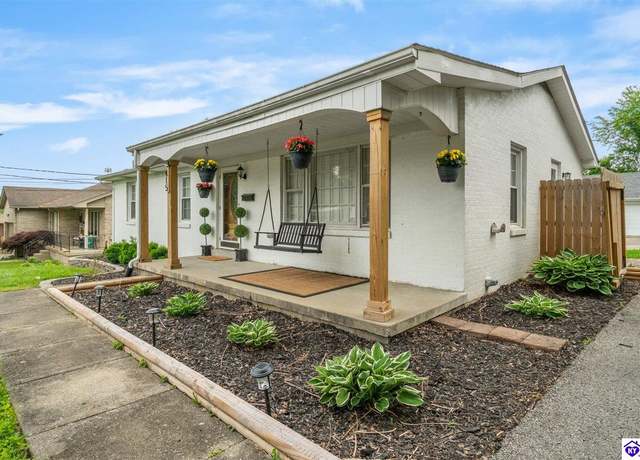 Property at 415 Deepwood Dr, Elizabethtown, KY 42701, 3 beds, 1.5 baths