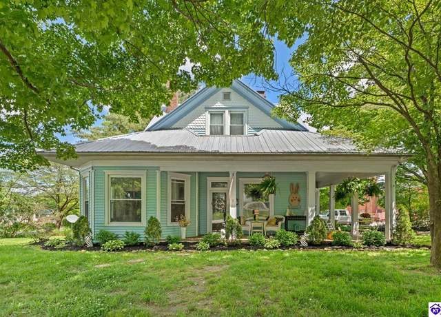 Property at 136 S Beech St, Glendale, KY 42740, 4 beds, 2 baths