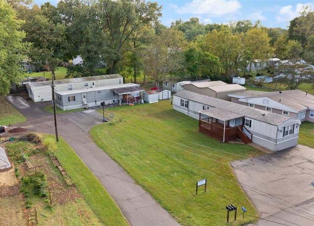 Property at 484 Southland Dr, Radcliff, KY 40160, 7 beds, 5 baths