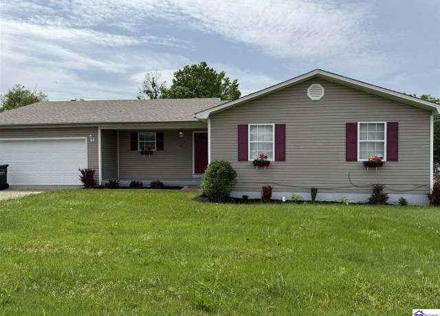 Property at 872 Shelby Ave, Radcliff, KY 40160, 3 beds, 3 baths