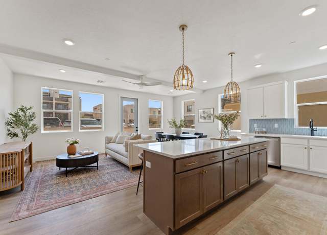 Property at 747 W Periwinkle Ln #301, St George, UT 84790, 2 beds, 2 baths