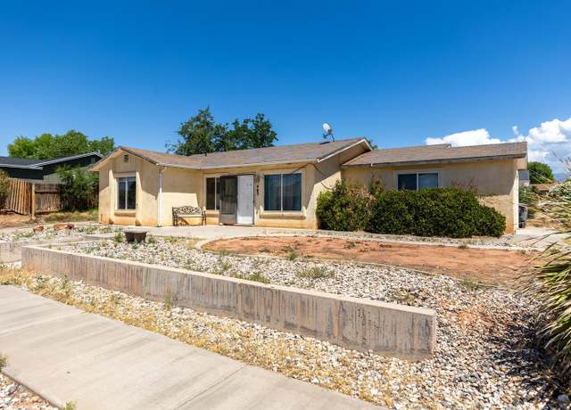 Property at 463 N 2270 E Cir E, St George, UT 84790, 3 beds, 2 baths