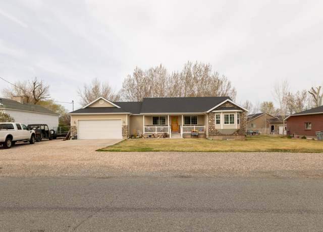 Property at 140 S 300 St, Minersville, UT 84752, 5 beds, 3 baths